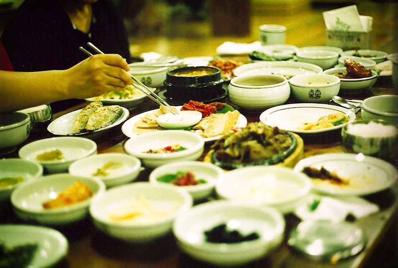 Korean_dinner_table_by_jemlith.jpg